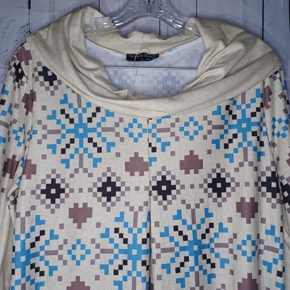 Relevate Designs long sleeve cowl neck top NWT - Picture 6 of 12